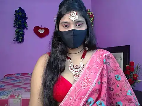 Hot Maleka online show from 05-18-26, 04:46