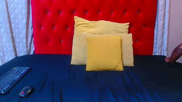 Snapshot of sexychocolatbox10 chatting on 11-14-25, 06:12 sexychocolatbox10 online show from 11-14-25, 06:12