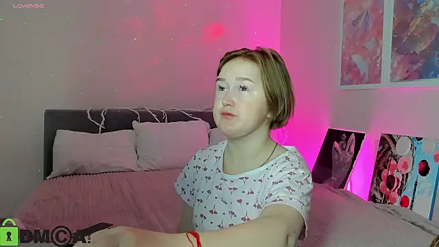 Sara Robinson online show from 10-20-25, 02:34