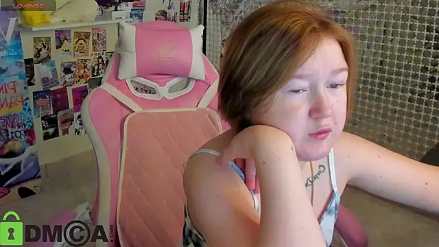 Sara Robinson online show from 11-10-25, 02:21