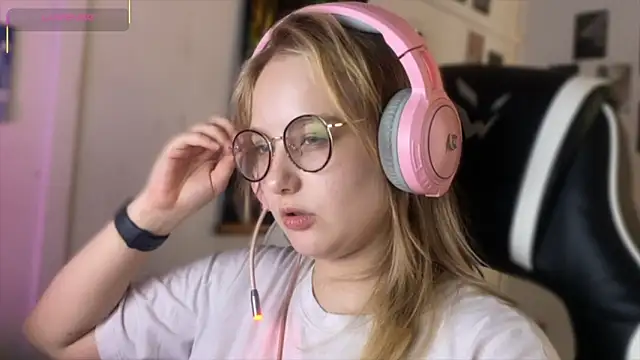 JacyWinslat online show from 09-13-25, 02:06