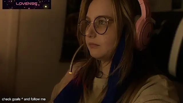 JacyWinslat online show from 10-28-25, 03:25