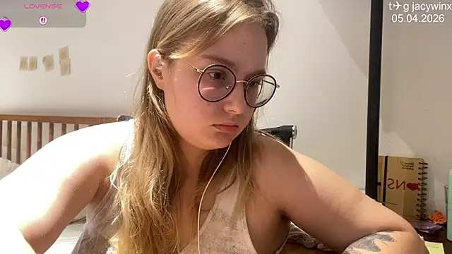 JacyWinslat online show from 04-05-26, 04:04