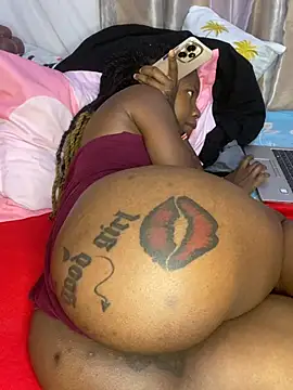 Snapshot of Nubian_boob chatting on 05-29-26, 04:21 Nubian boob online show from 05-29-26, 04:21