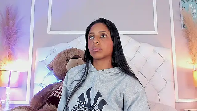 Snapshot of evelyn_evony chatting on 12-24-24, 10:11 evelyn evony online show from 12-24-24, 10:11