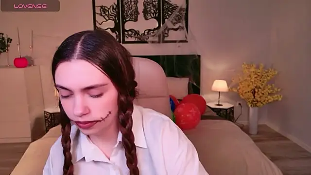 DaniellaLovely online show from 10-31-25, 11:22