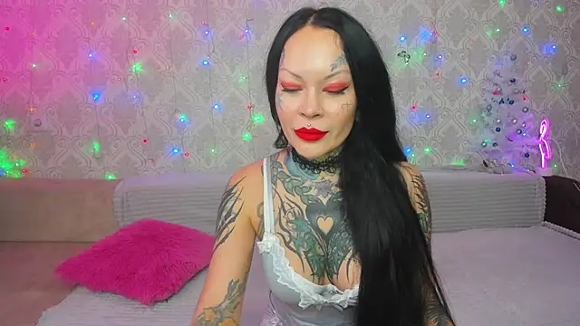 Snapshot of Megan_Black_Moon chatting on 12-26-24, 04:32 Megan Black Moon online show from 12-26-24, 04:32