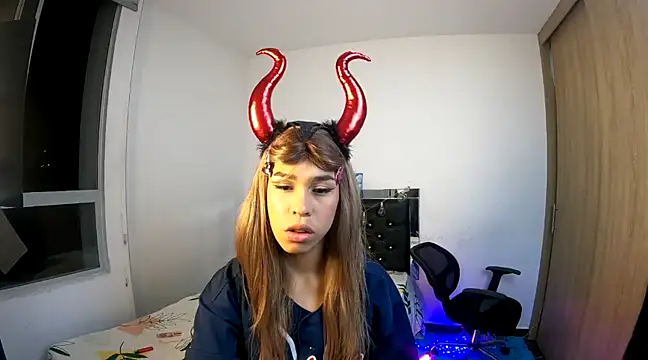 hot quenn online show from 02-21-25, 05:56