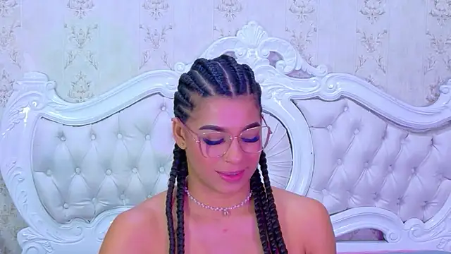 TiaraRosse online show from 11-30-25, 04:55