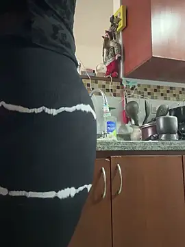 Cafeziitha02 online show from 12-05-25, 07:43