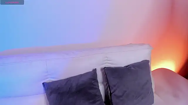 Rebeca Williams  online show from 11-18-25, 02:54