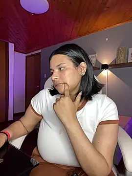 Snapshot of Isabella_boobd chatting on 01-26-25, 01:20 Isabella boobd online show from 01-26-25, 01:20