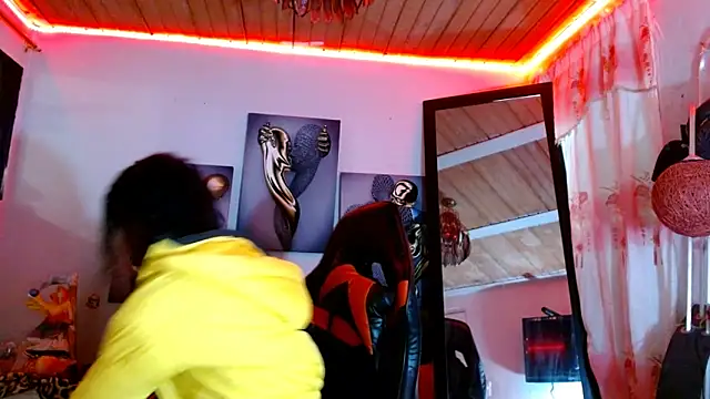 Snapshot of Maidi_ chatting on 09-12-25, 01:55 Maidi online show from 09-12-25, 01:55