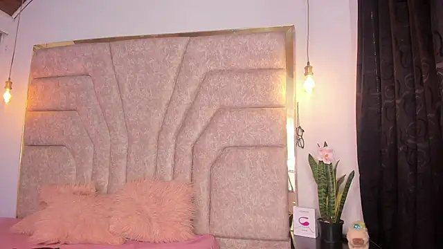 EmaJames25 online show from 05-28-26, 06:38