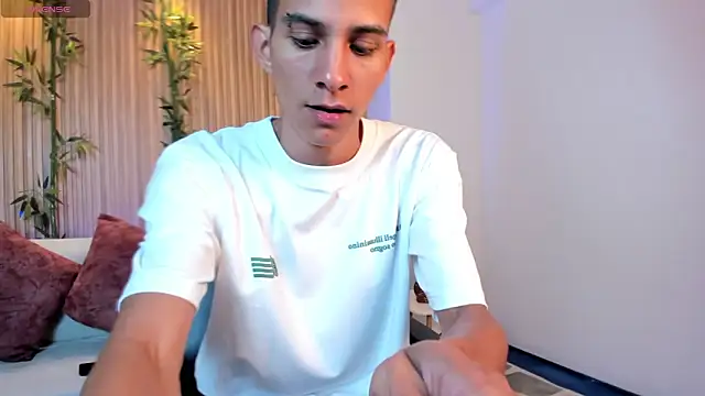 Aaron Scoot online show from 01-12-26, 12:43