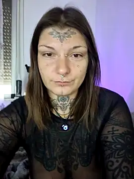 lizzardqueeen online show from 11-11-25, 05:02