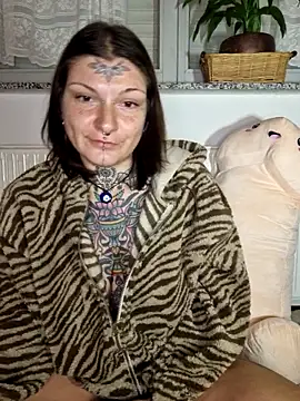 lizzardqueeen online show from 11-21-25, 12:32