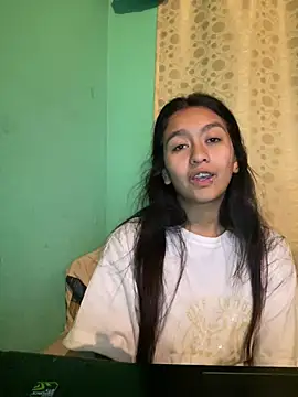 Snapshot of elaine_sun chatting on 02-21-25, 06:07 elaine sun online show from 02-21-25, 06:07