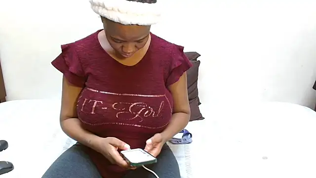 Snapshot of Wettitiesxxx chatting on 12-28-24, 11:30 Wettitiesxxx online show from 12-28-24, 11:30