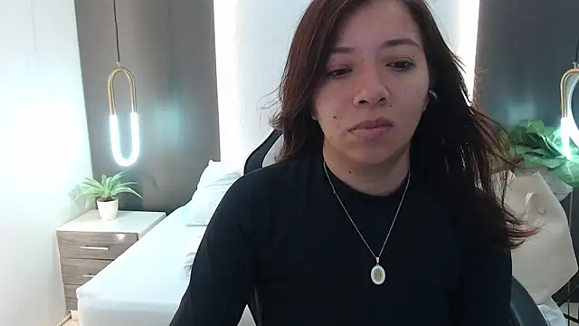 Snapshot of alma_fenix chatting on 12-19-24, 12:12 alma fenix online show from 12-19-24, 12:12