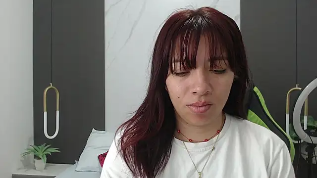 Snapshot of alma_fenix chatting on 01-18-25, 12:04 alma fenix online show from 01-18-25, 12:04