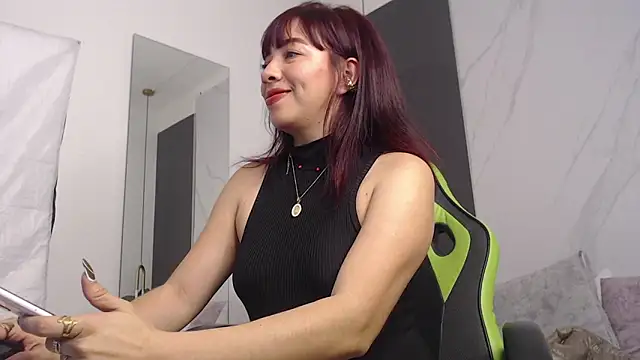 Snapshot of alma_fenix chatting on 02-24-25, 06:15 alma fenix online show from 02-24-25, 06:15