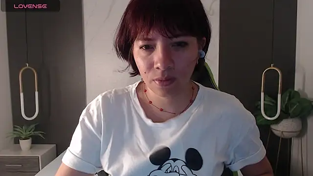 Snapshot of alma_fenix chatting on 03-19-25, 12:12 alma fenix online show from 03-19-25, 12:12