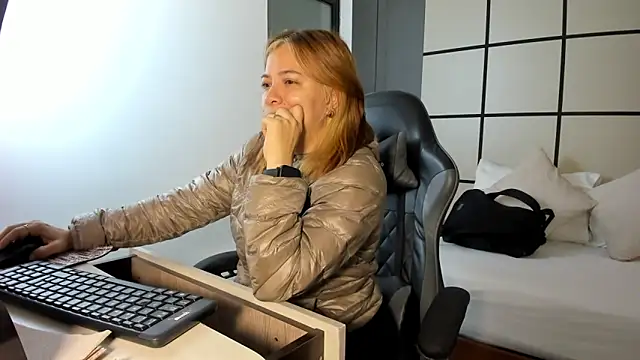 alma fenix online show from 02-03-26, 12:21