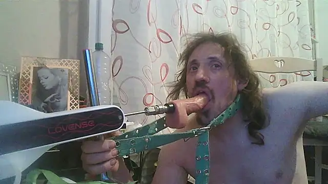 Snapshot of cyril020202 chatting on 03-27-26, 09:36 cyril020202 online show from 03-27-26, 09:36
