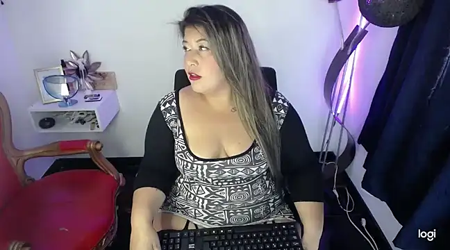 Snapshot of AmeliaThompsonTaboo chatting on 03-15-25, 01:07 AmeliaThompsonTaboo online show from 03-15-25, 01:07