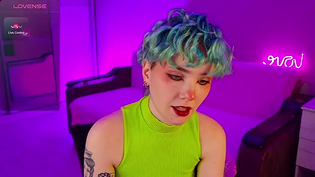 School Love online show from 12-15-24, 04:15