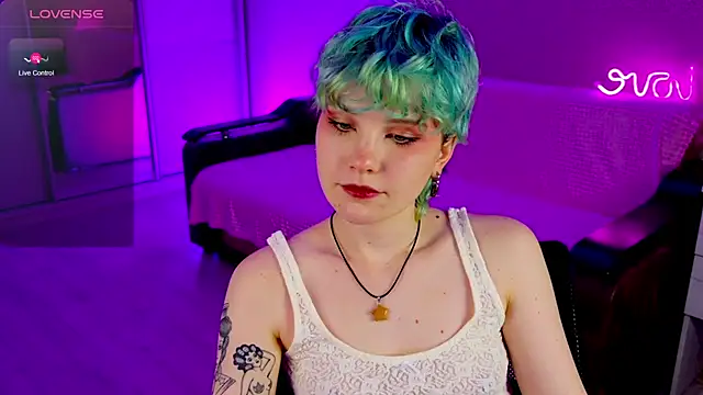 School Love online show from 12-29-24, 04:19