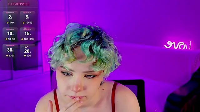 School Love online show from 01-29-25, 01:07