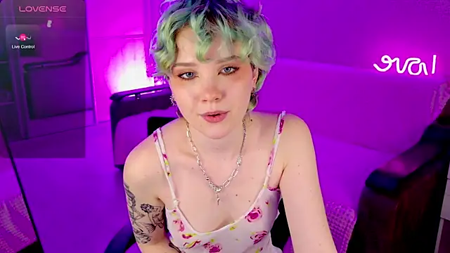 School Love online show from 02-02-25, 04:11