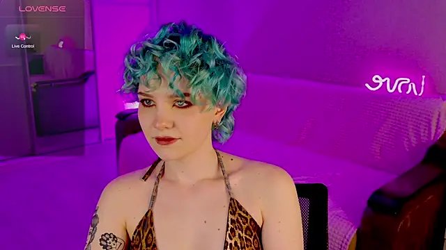 School Love online show from 02-14-25, 01:08