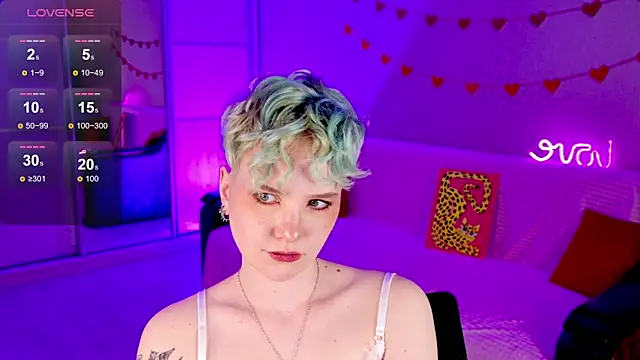 School Love online show from 03-16-25, 04:12