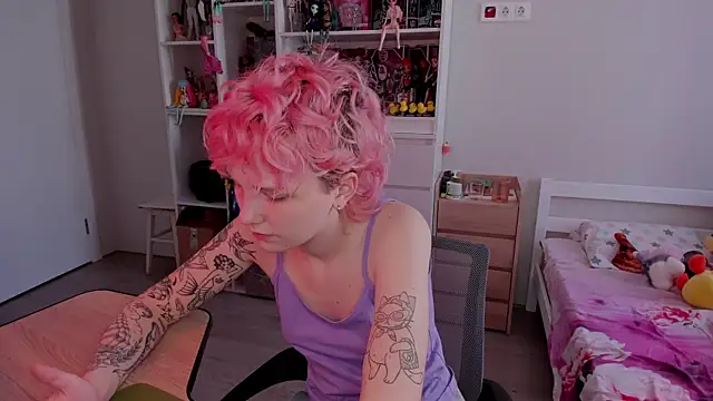 Snapshot of School_Love chatting on 11-15-25, 07:05 School Love online show from 11-15-25, 07:05