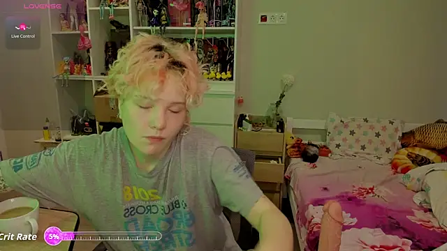 Snapshot of School_Love chatting on 11-30-25, 07:12 School Love online show from 11-30-25, 07:12