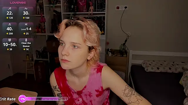 Snapshot of School_Love chatting on 12-04-25, 07:06 School Love online show from 12-04-25, 07:06