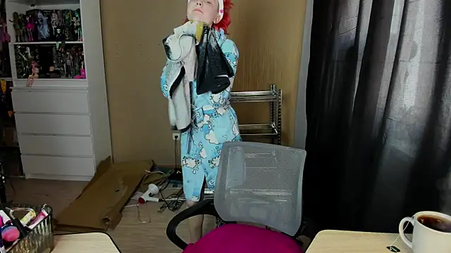 School Love online show from 04-17-26, 07:11