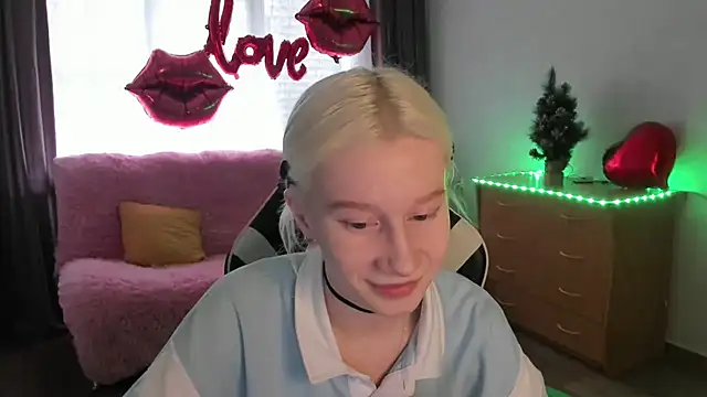 EnigmaSee online show from 03-25-26, 01:55