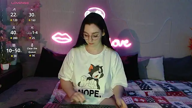 Fluffy Tiffy online show from 01-20-25, 02:01