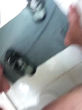 Snapshot of lobomisterioso13 chatting on 09-22-25, 12:18 lobomisterioso13 online show from 09-22-25, 12:18