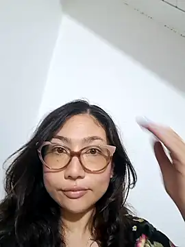 Mia Ruiz online show from 01-30-25, 04:06