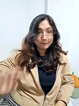 Mia Ruiz online show from 11-04-25, 03:16