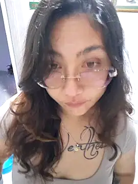 Mia Ruiz online show from 11-19-25, 03:17