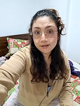 Mia Ruiz online show from 11-20-25, 03:07