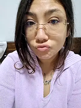 Mia Ruiz online show from 11-28-25, 03:09