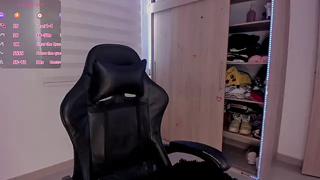 aldrinwhite online show from 02-20-25, 06:13