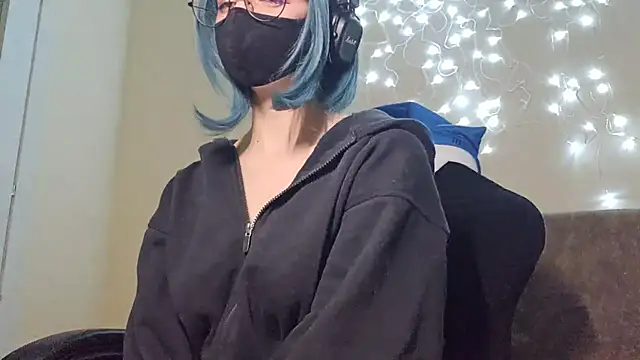 Snapshot of DanaWard chatting on 09-23-25, 10:46 DanaWard online show from 09-23-25, 10:46